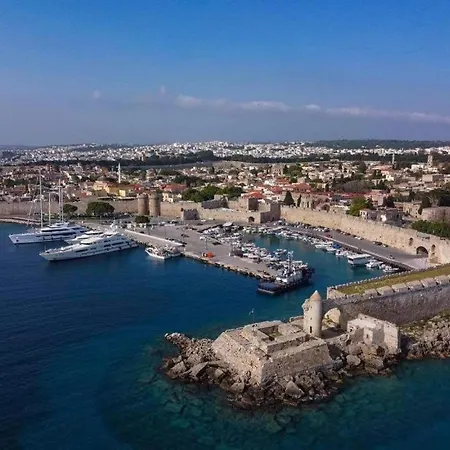 別荘 Marina's House At Kazerma Reggina Is Located In A Quiet Neighborhood In Rhodos Center *