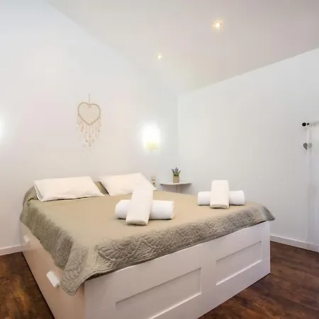 Marina's House At Kazerma Reggina Is Located In A Quiet Neighborhood In Rhodos Center *